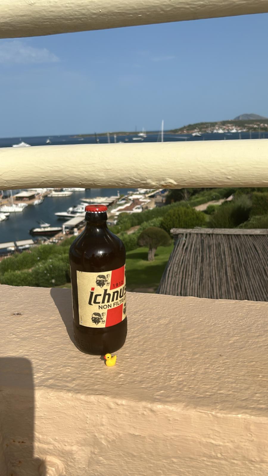 Chilling on the terrace. Dont worry I aint drinking all that.